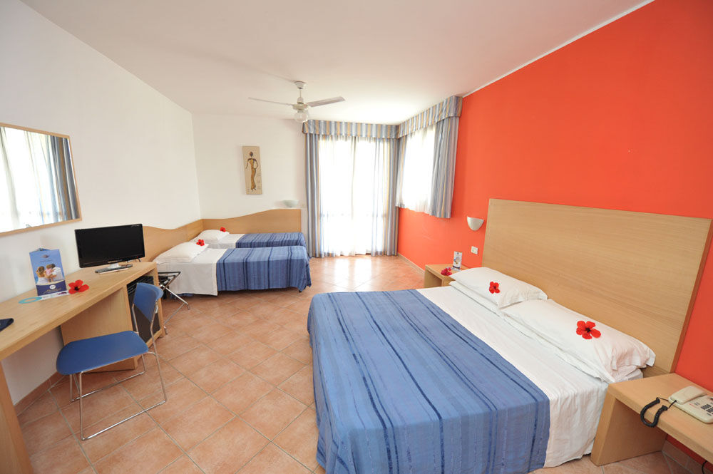 Hotel Club Santa Sabina توري سانتا سابينا المظهر الخارجي الصورة